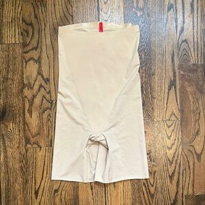 SPANX Nude Shapewear Shorts Medium